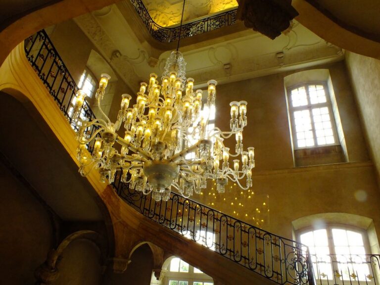 Lustre en cristal de Saint Louis de l'abbaye des Prémontrés à Pont-à-Mousson