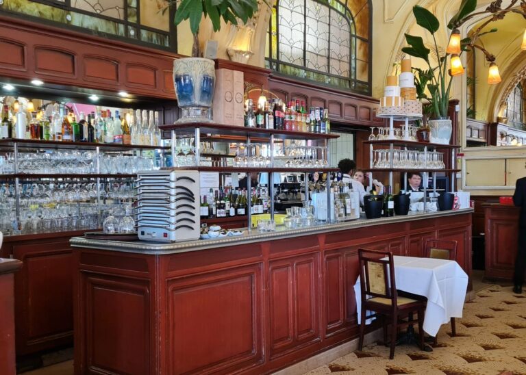 Excelsior Nancy un mobilier en acajou