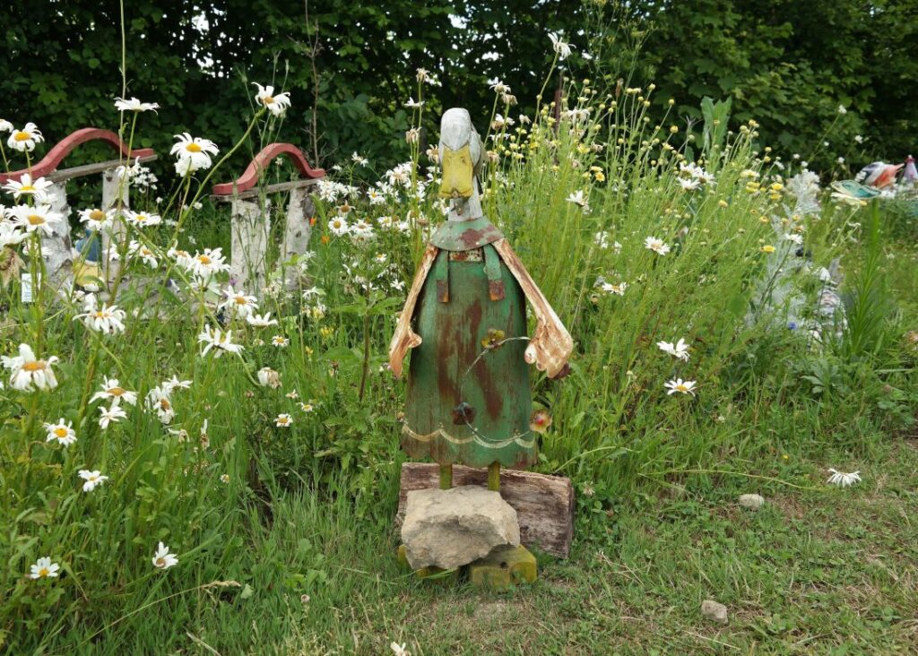 Les lutins du jardin extraordinaire de Beaulieu en Argonne