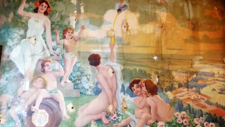 Fresque cachée de l'excelsior peinte par Emile Friant