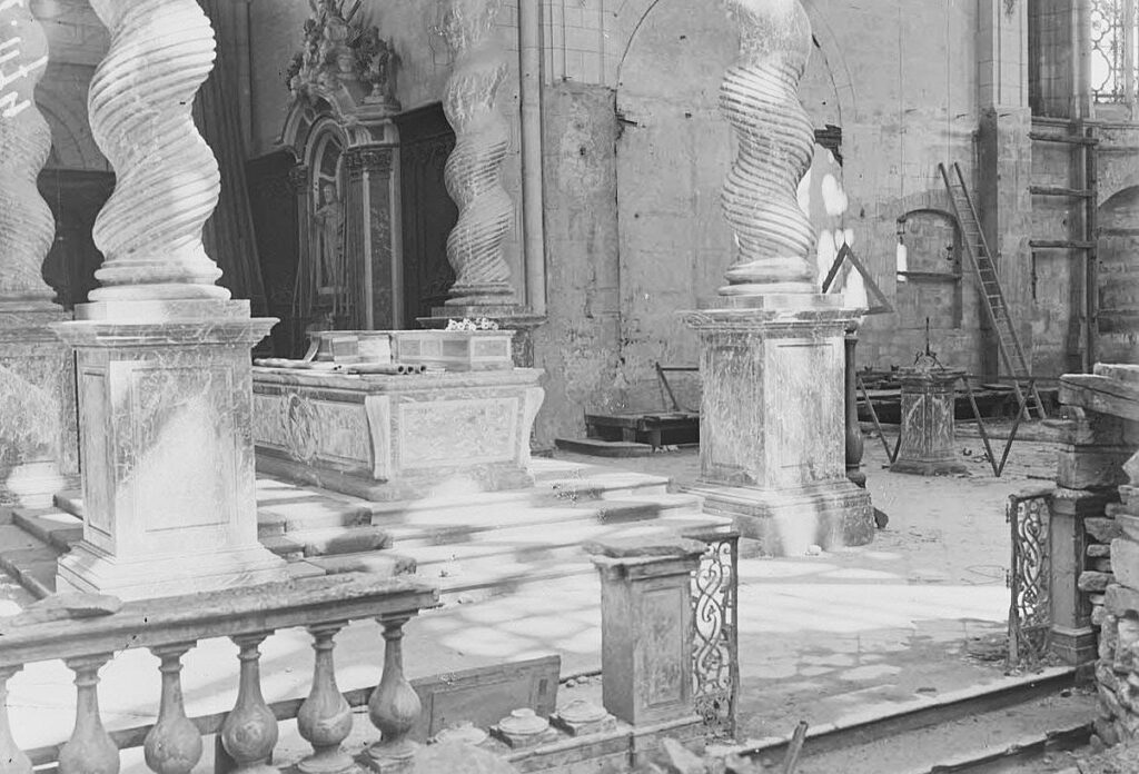 La cathédrale de Verdun après les bombardements de la Grande guerre