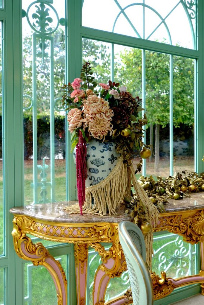 Intérieur du pavillon du jardin du château de Bussemont