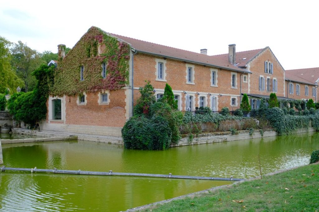 Dépendances du château de Bussemont