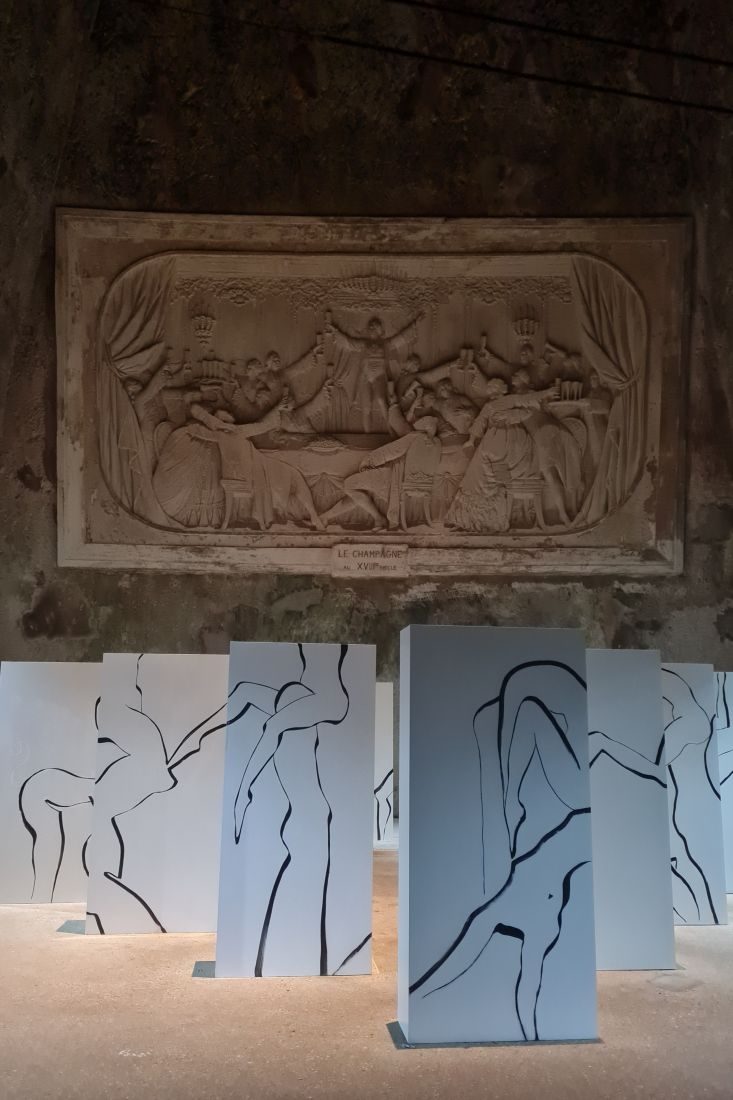 Sculpture de Navlet Le champagne au XVIII e siècle caves du domaine Pommery Vranken